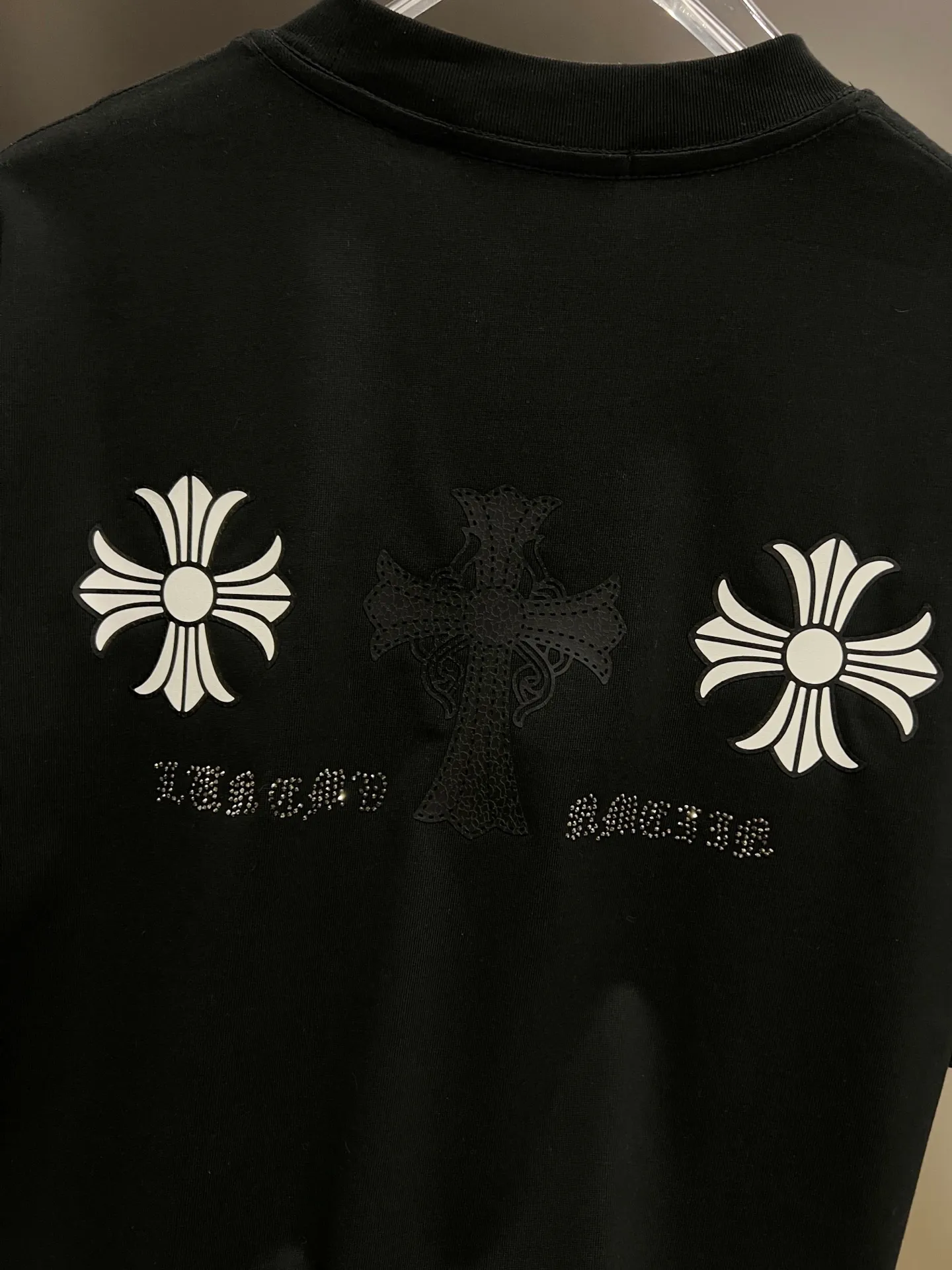 🅿️190 CH Crow 2025 Autumn and Winter New Short-sleeved T-shirt Cross leather craft Customized hardware metal + Middle Eastern Australian diamond design craft The real thing is great🔥Same style for men and women, loose version Size S M L XL XXL Five sizes black white